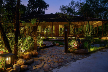 Gió Coffee Bar - Thiết kế theo phong cách cổ điển